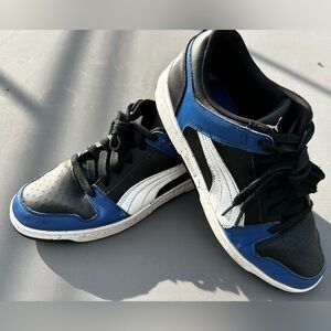 Puma Men's Black and Blue Athletic Sneakers